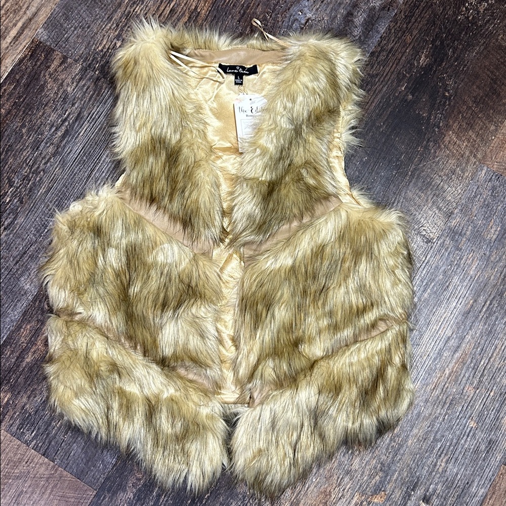 Love Tree Tan Faux Fur Vest large